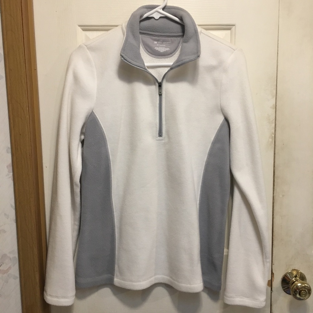 Tek Gear Women’s pullover athletics top